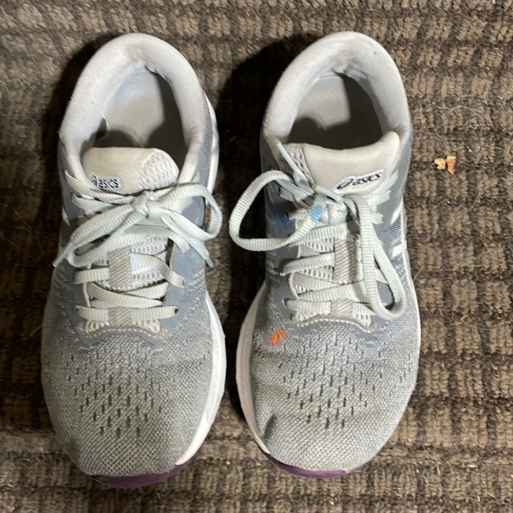 ASICS GT1000 women’s sz 8
